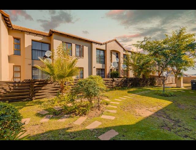 2 BEDROOM TOWNHOUSE RENTED IN VORNA VALLEY